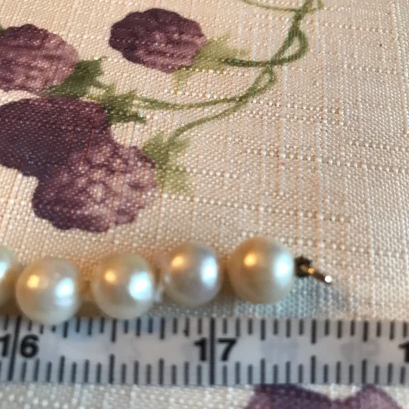 MACYS- AUTHENTIC MATCHED PEARLS, GOLD BEAD SPACERS AND FACETED CRYSTAL NECKLACE - Picture 14 of 16